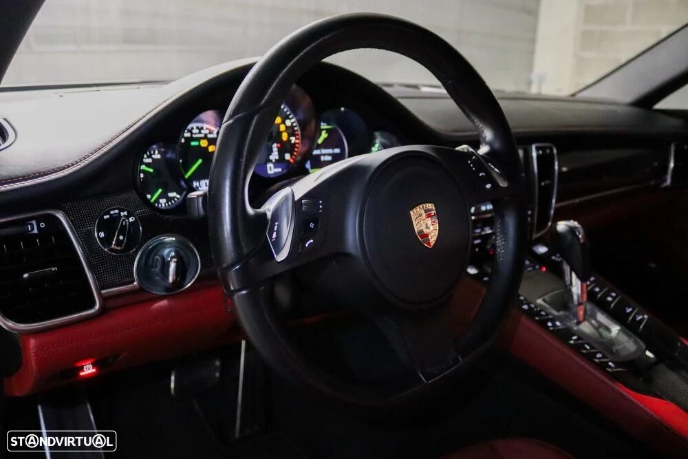 Porsche Panamera - 24