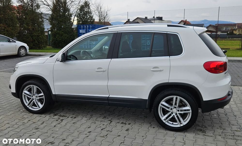 Volkswagen Tiguan 2.0 TDI DPF 4Motion BlueMotion Technology DSG Lounge Sport & Style - 4