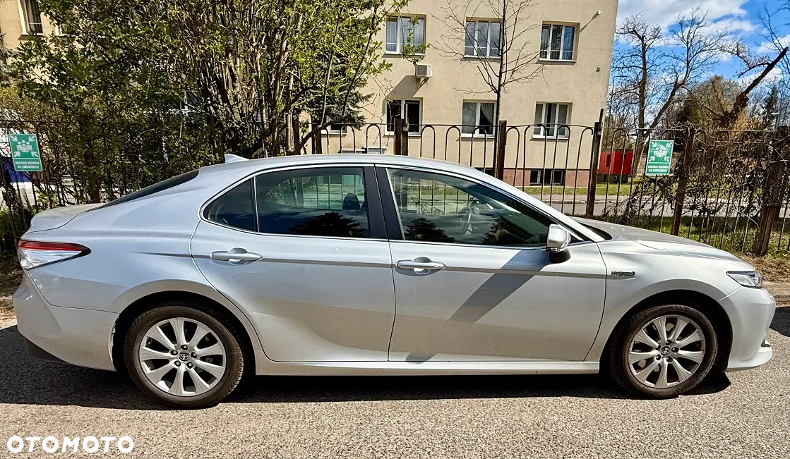 Toyota Camry 2.5 Hybrid Comfort CVT - 2