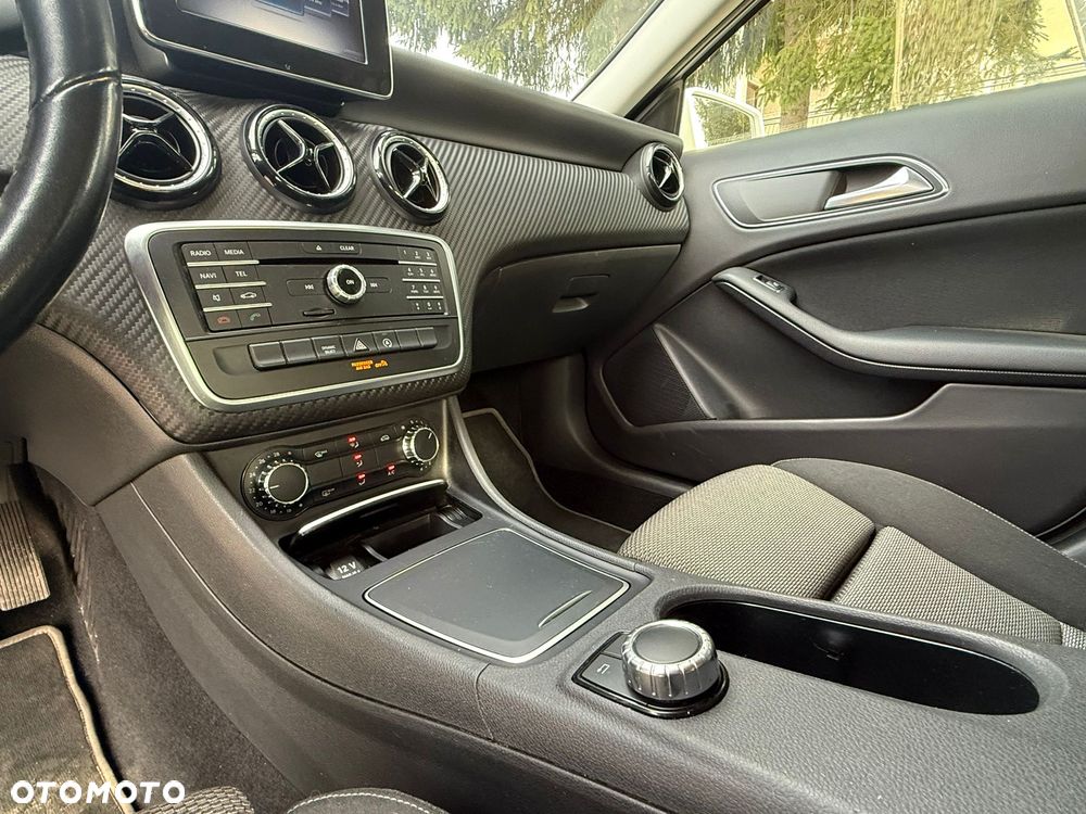 Mercedes-Benz GLA 200 d 7G-DCT Style - 23