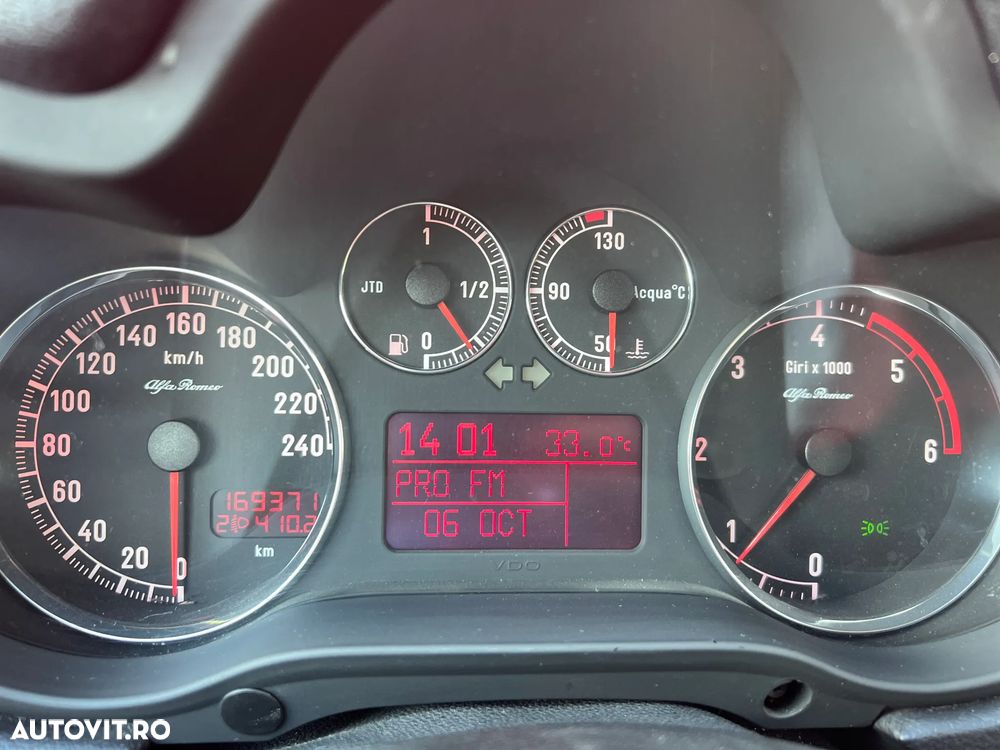 Alfa Romeo 147 1.9 JTD 16V M-Jet Distinctive - 13