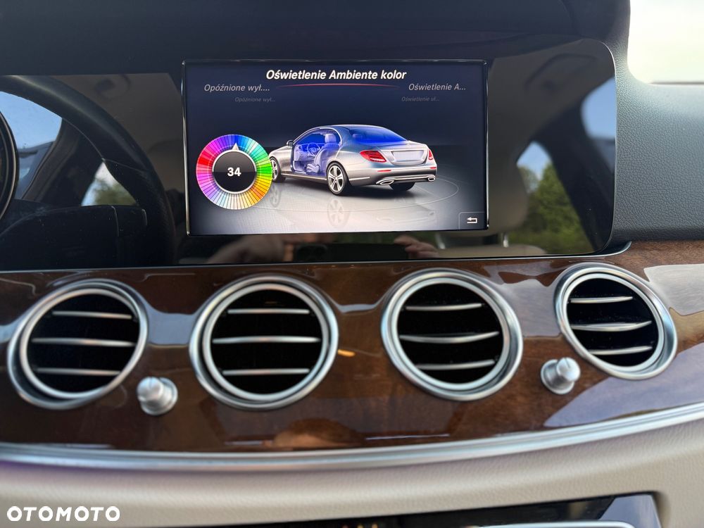 Mercedes-Benz Klasa E 200 CGI BlueEFFICIENCY Automatik Avantgarde - 38