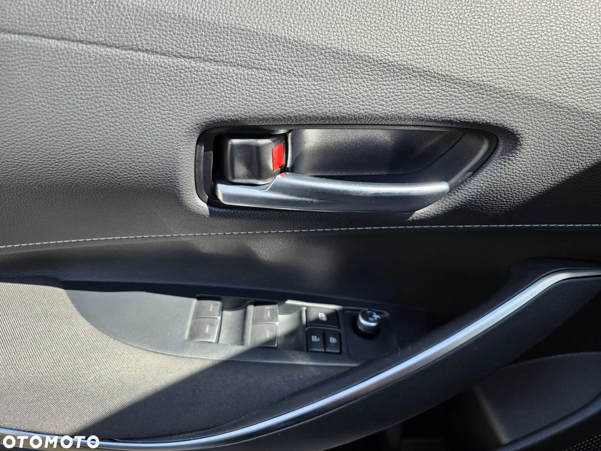 Toyota Corolla 1.8 Hybrid Comfort - 12