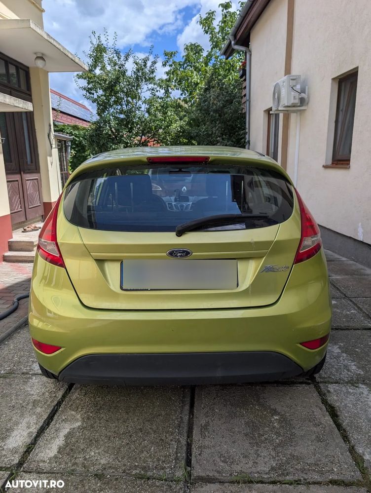 Ford Fiesta 1.25i Ghia - 8