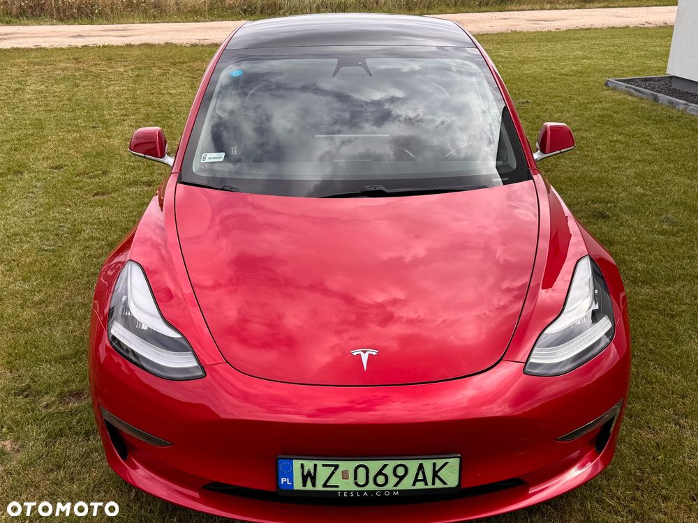 Tesla Model 3 - 4