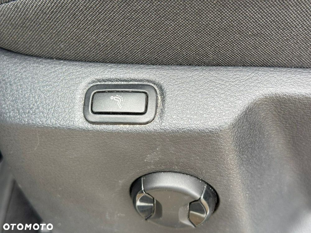 Volkswagen Touran - 27