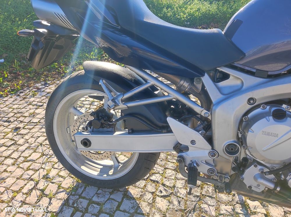 Yamaha FZS - 14