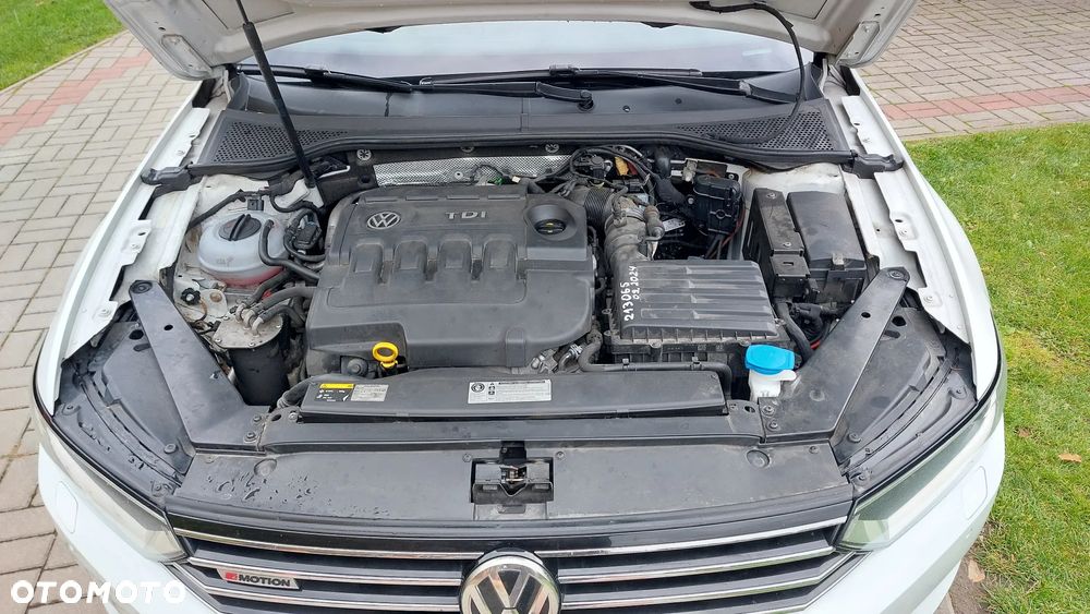 Volkswagen Passat - 13