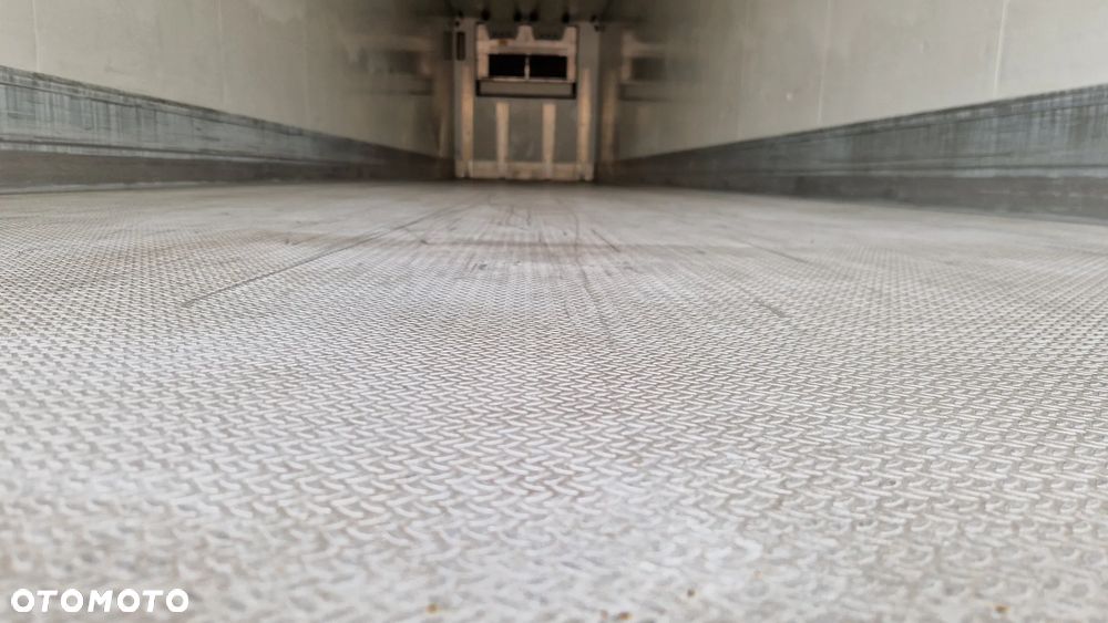 Schmitz Cargobull * CHŁODNIA * OŚ PODNOSZONA * 4 RYGLE * - 27