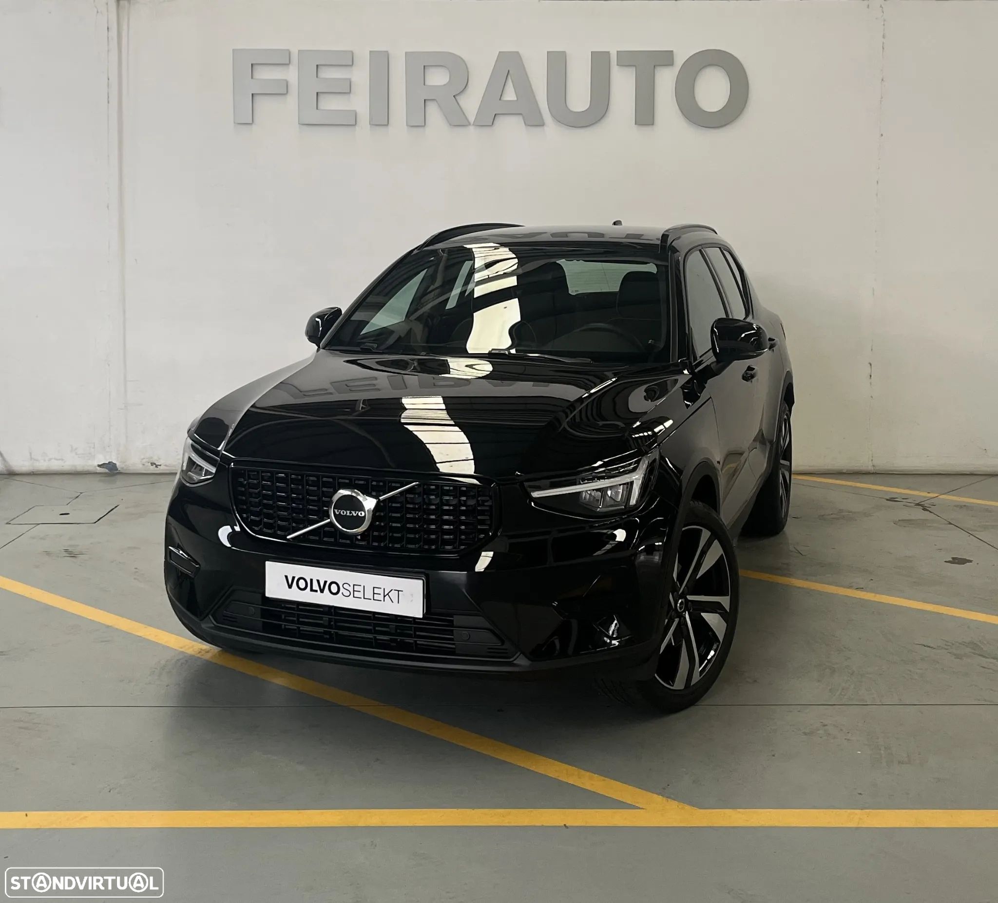 Volvo XC 40 1.5 T2 Plus Dark Auto - 1
