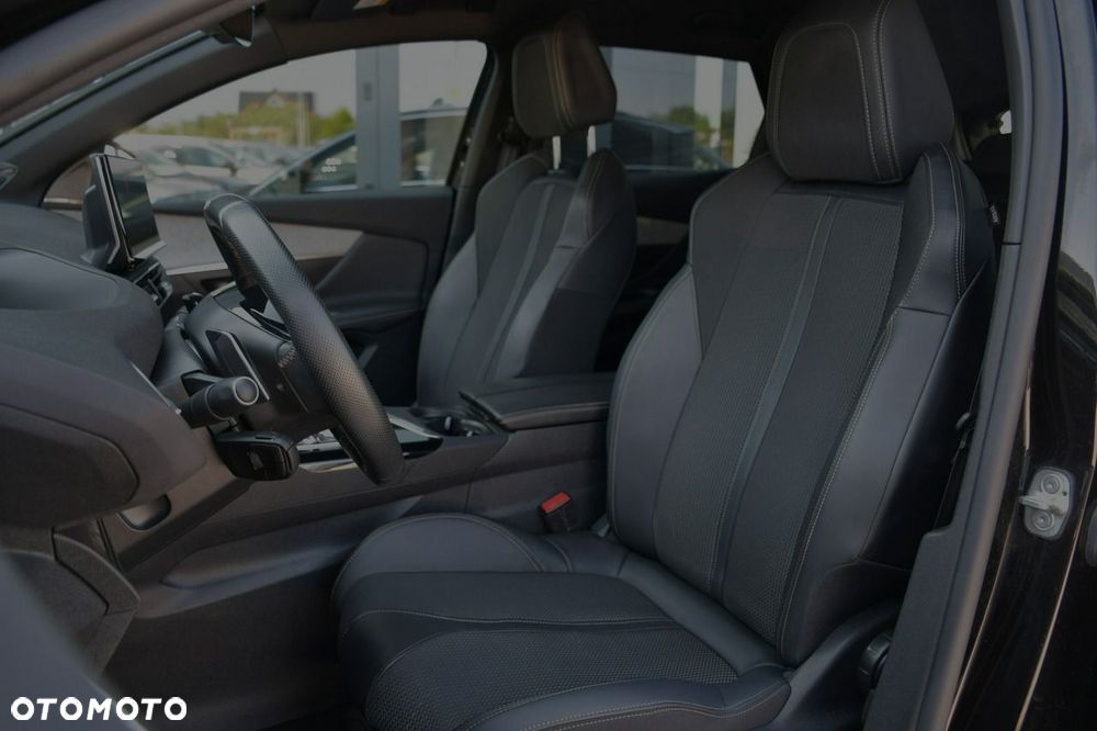 Peugeot 3008 1.6 PureTech HYbrid GT Line S&S EAT8 - 18