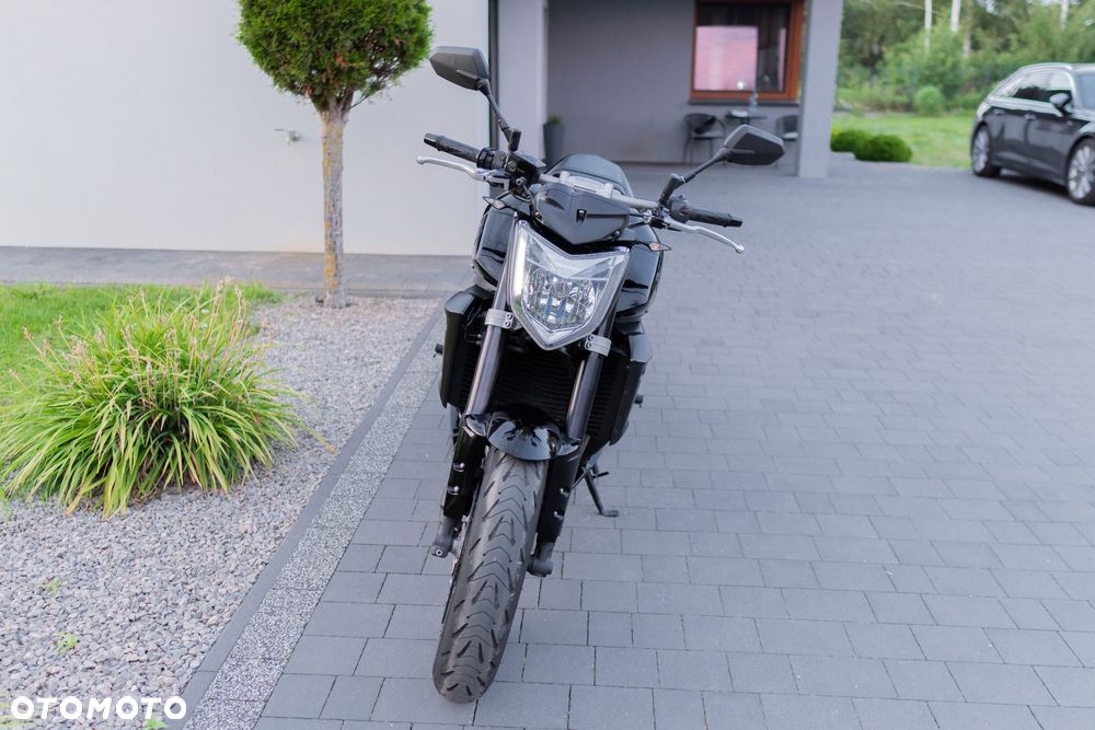 Yamaha FZ - 5