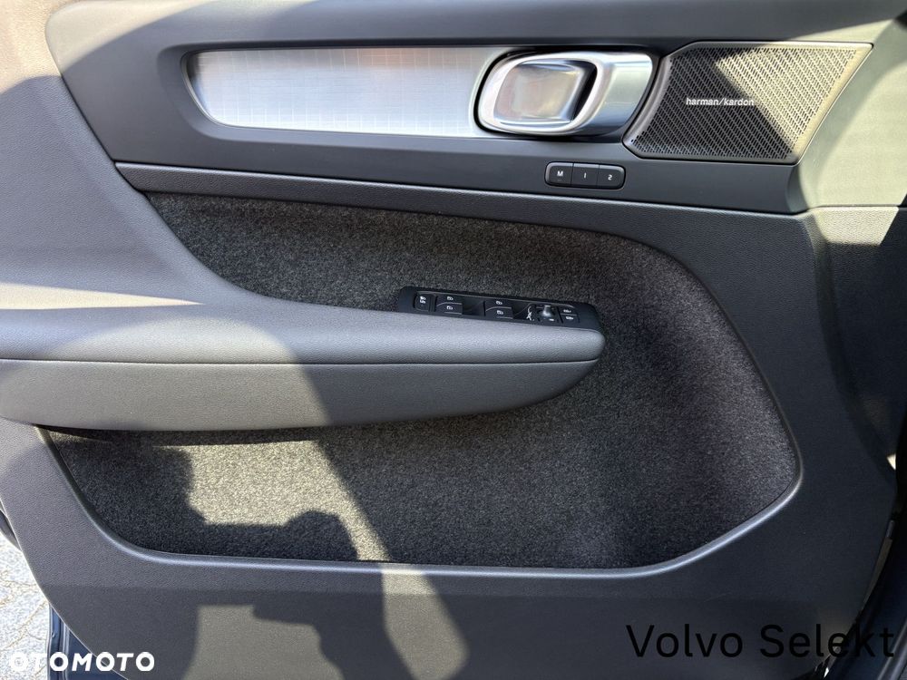 Volvo XC 40 - 18