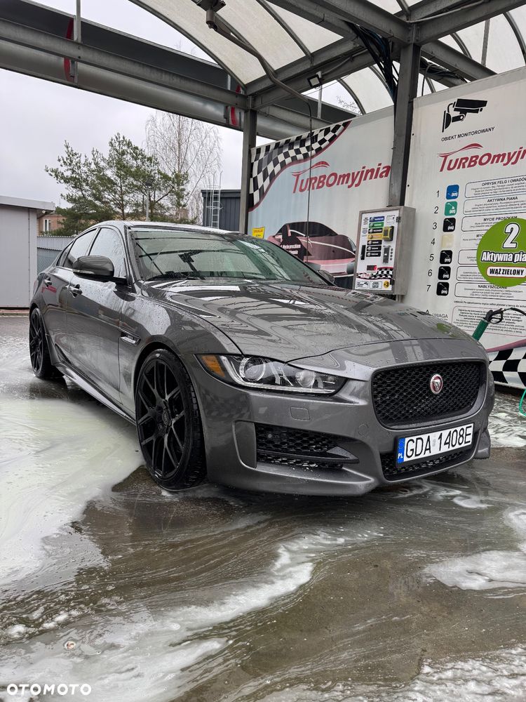 Jaguar XE - 20