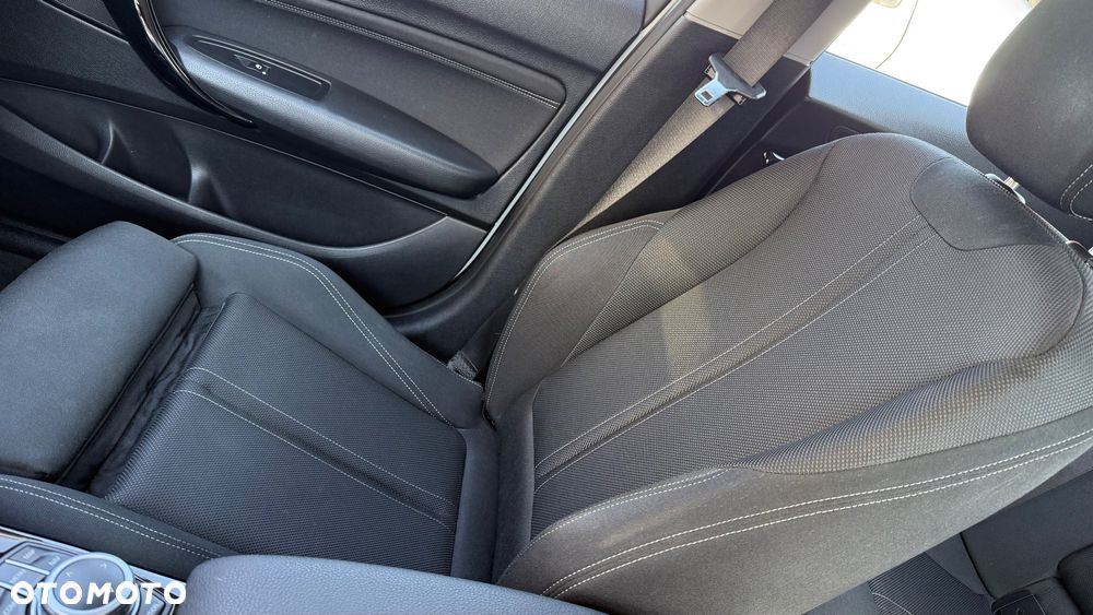 BMW Seria 1 118i Sport Line - 36
