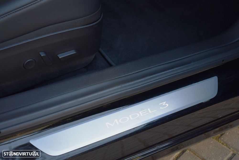 Tesla Model 3 Long Range AWD Dual Motor - 32