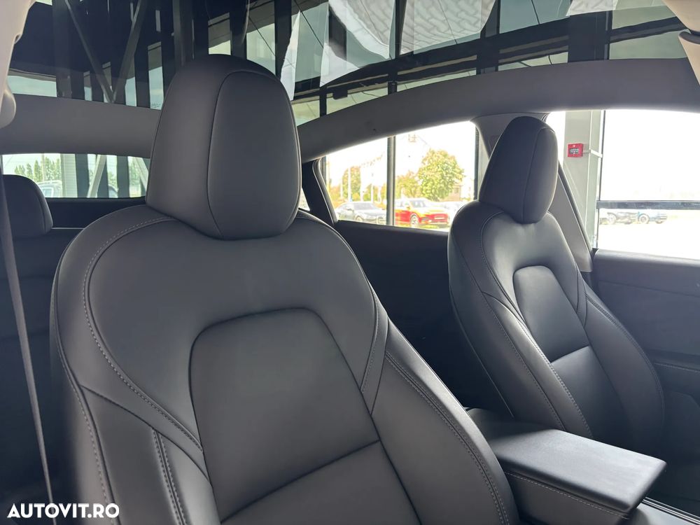 Tesla Model Y RWD - 13