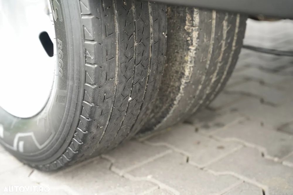 Iveco DAILY 35-130 / BASCULANTĂ CU BENĂ DIN OȚEL (DESCĂRCARE SPATE) / CABINĂ DUBLĂ - 7 LOCURI / ROȚI SPATE DUBLE / MANUALĂ / IMPORT / - 21
