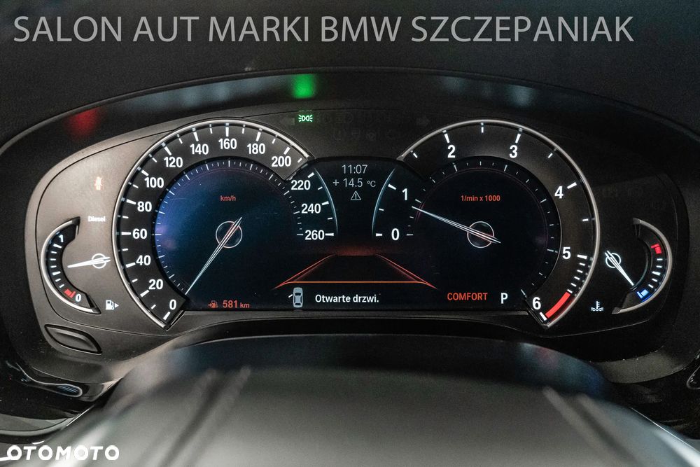 BMW Seria 5 520d xDrive - 13