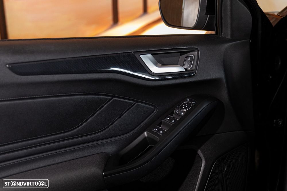 Ford Focus SW 1.5 TDCi EcoBlue ST-Line - 23