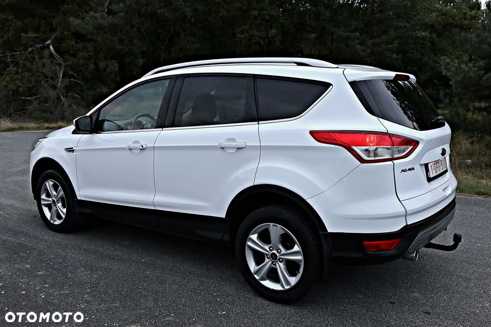 Ford Kuga 2.0 TDCi 2x4 Titanium - 25