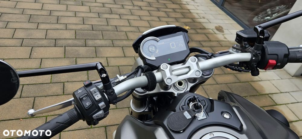 Honda CB - 11