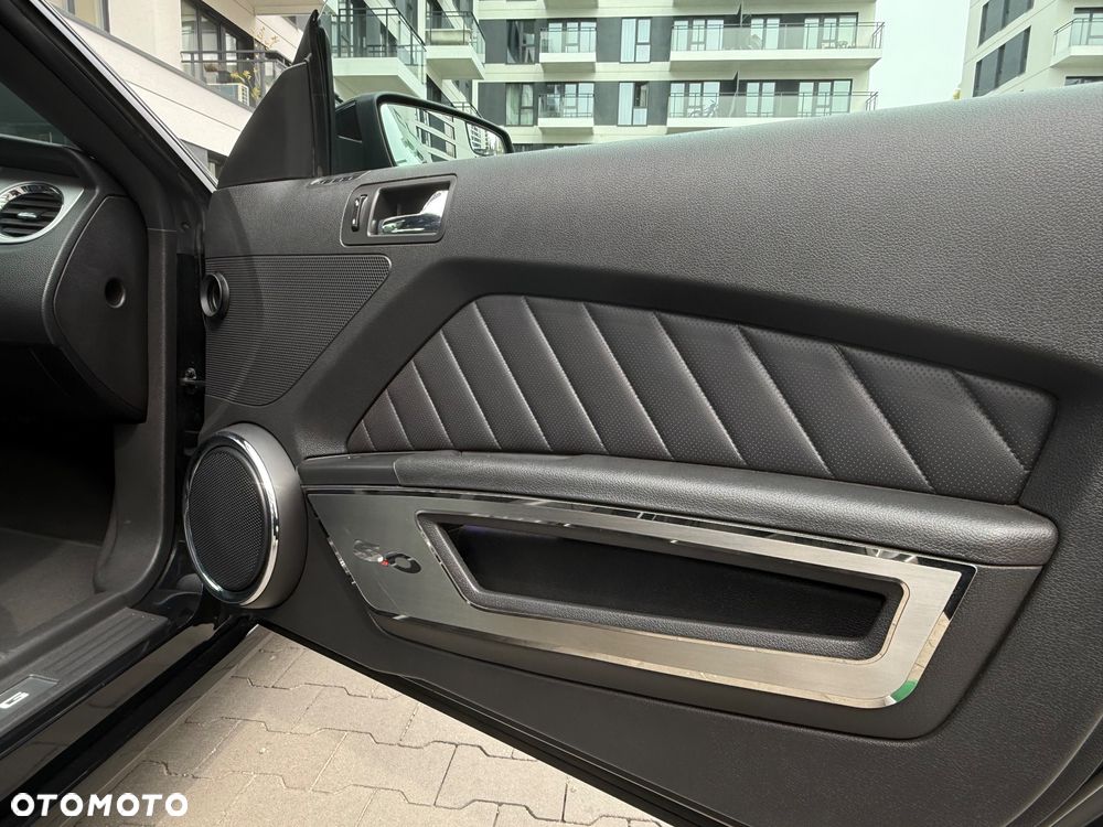 Ford Mustang 5.0 V8 GT - 14