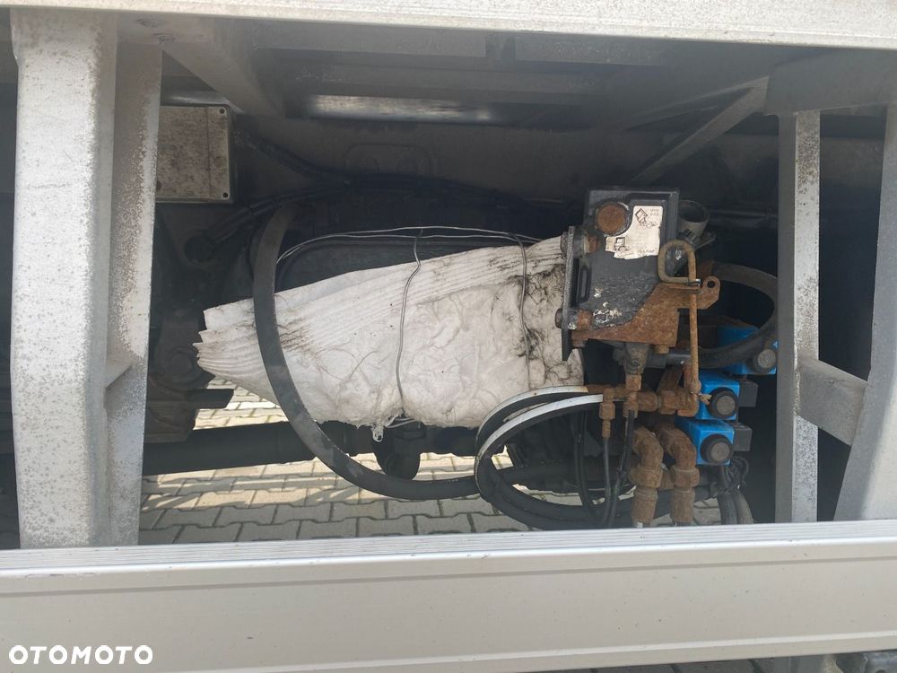 Versalift Atego 1226 Af 4X4 + Pojízdná Dílna - 29