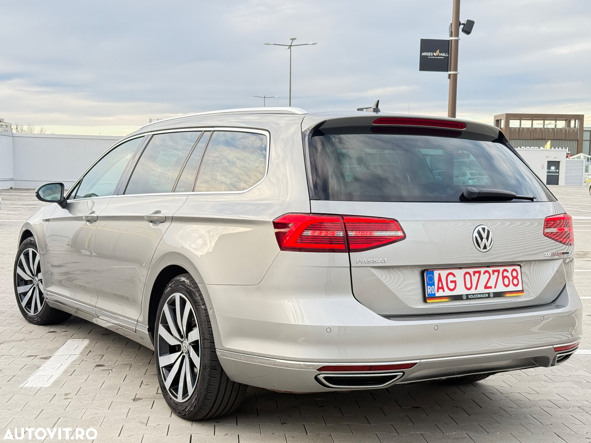 Volkswagen Passat Variant 2.0 BiTDI 4Mot DSG Highline - 32