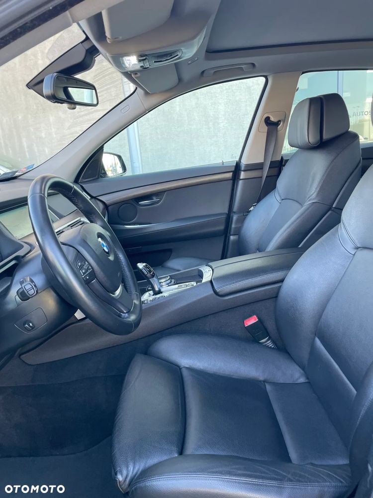 BMW Seria 5 530d xDrive Sport-Aut - 10