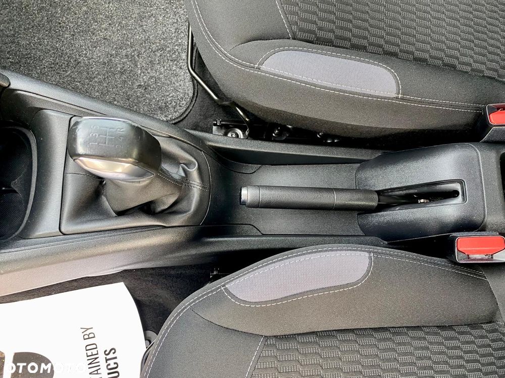Peugeot 208 - 13