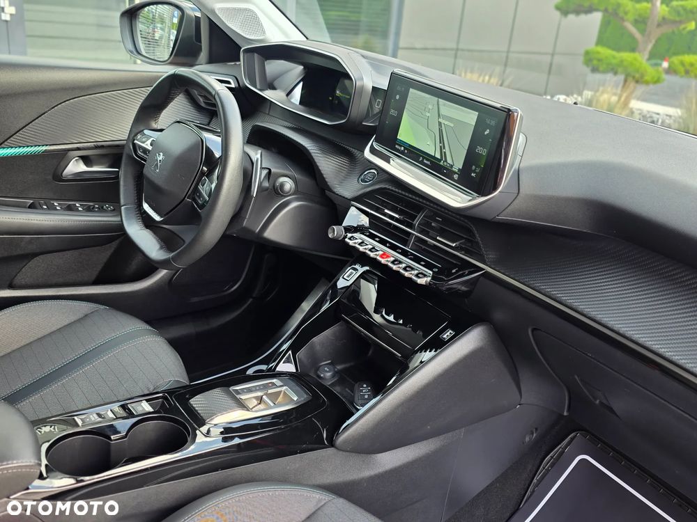 Peugeot 208 - 19