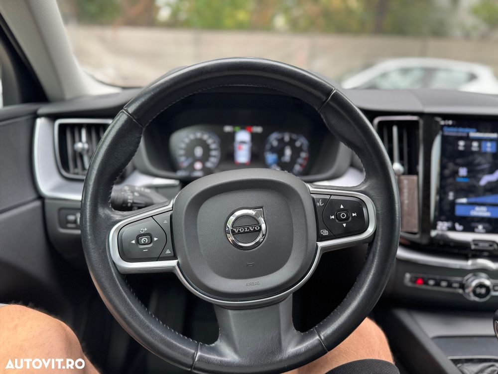 Volvo XC 60 D4 AWD Momentum - 31