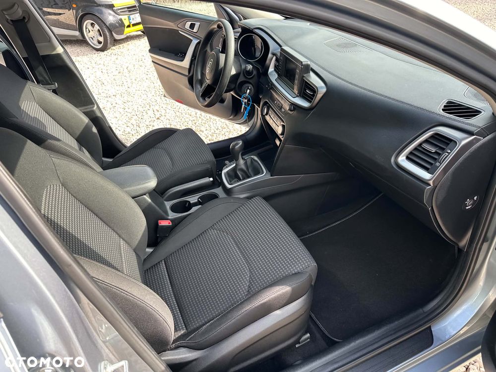 Kia Ceed 1.4 L - 11