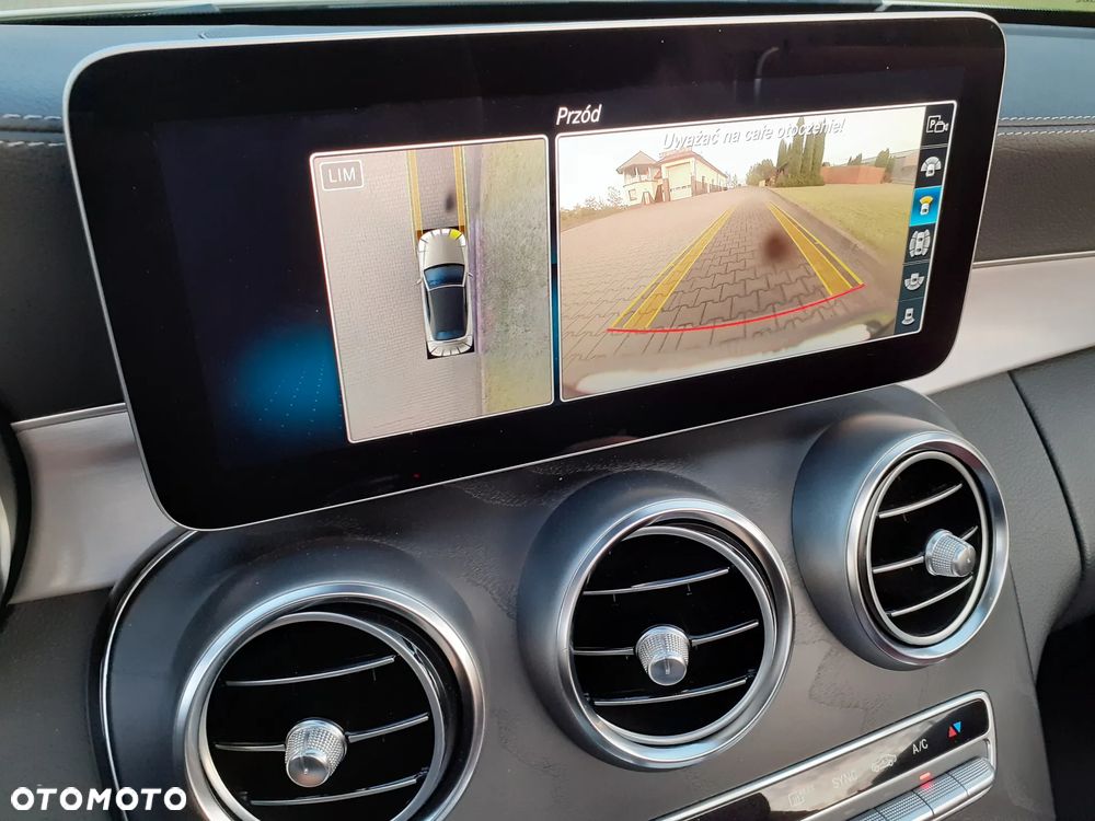 Mercedes-Benz Klasa C 300 9G-TRONIC - 23