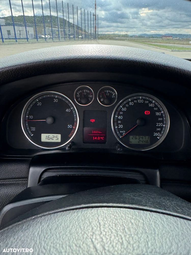 Volkswagen Passat - 32