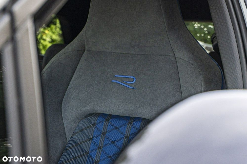 Volkswagen Golf - 20