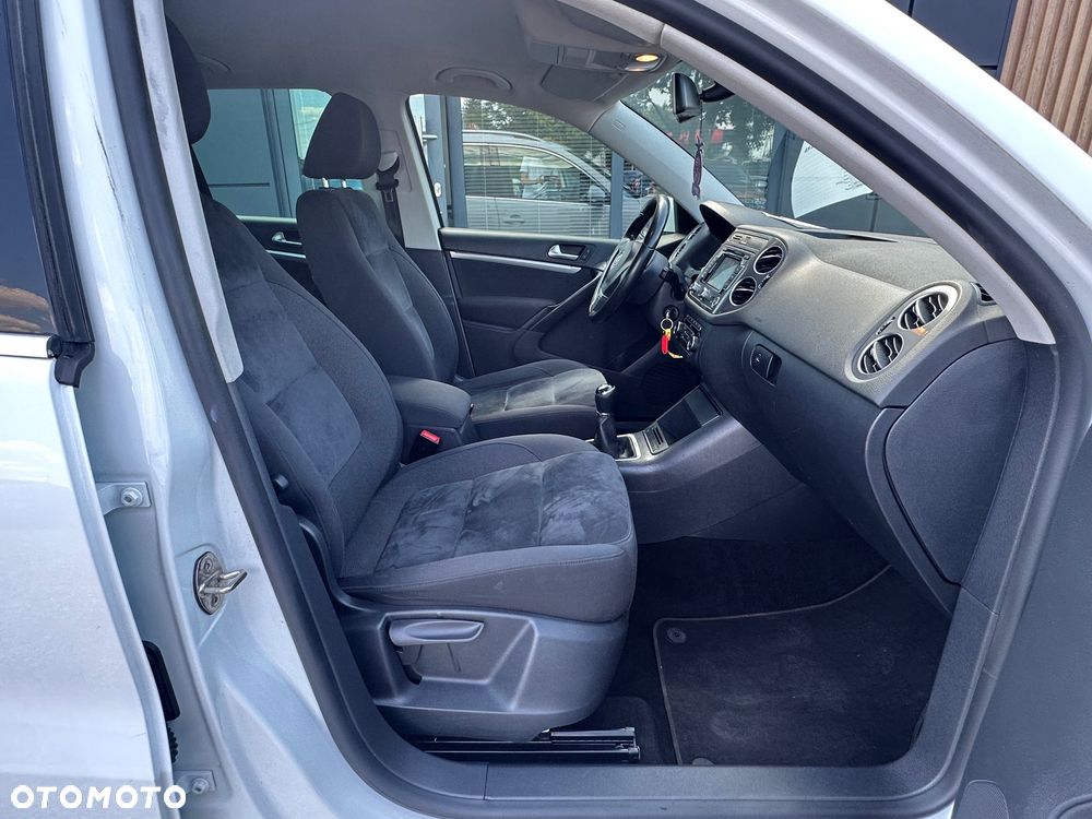 Volkswagen Tiguan 2.0 TDI DPF 4Motion BlueMotion Technology Exclusive - 29