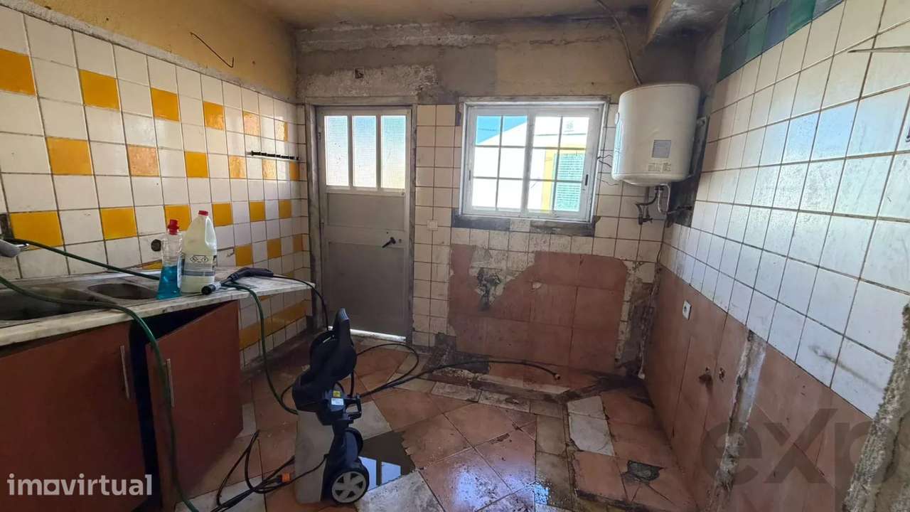 Moradia T3 Espaçosa em Almada com 165 m² - Grande imagem: 4/19