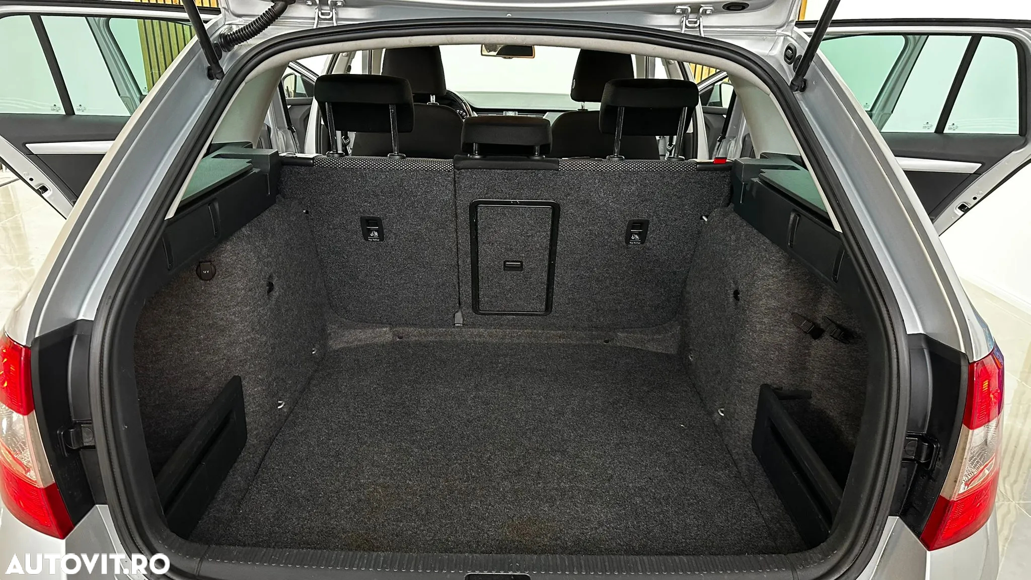 Skoda Octavia Combi 1.6 TDI DPF DSG Ambition - 16