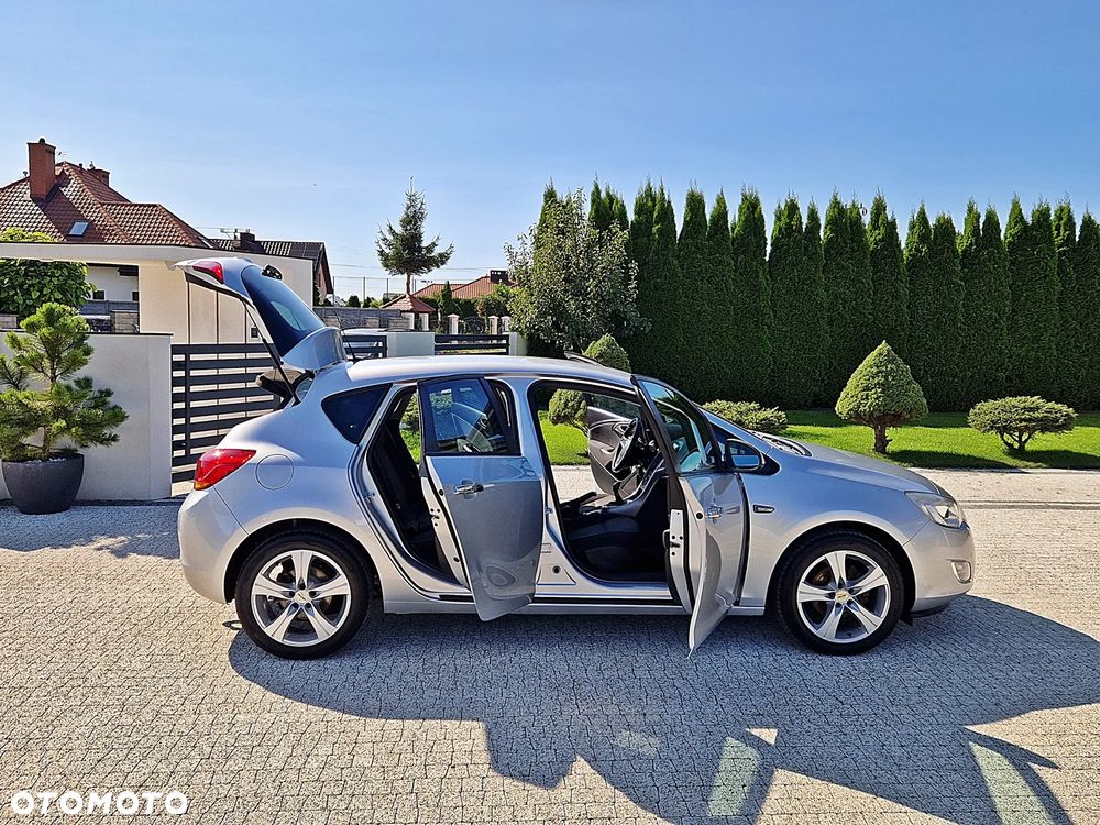 Opel Astra 1.4 Turbo 150 Jahre - 15