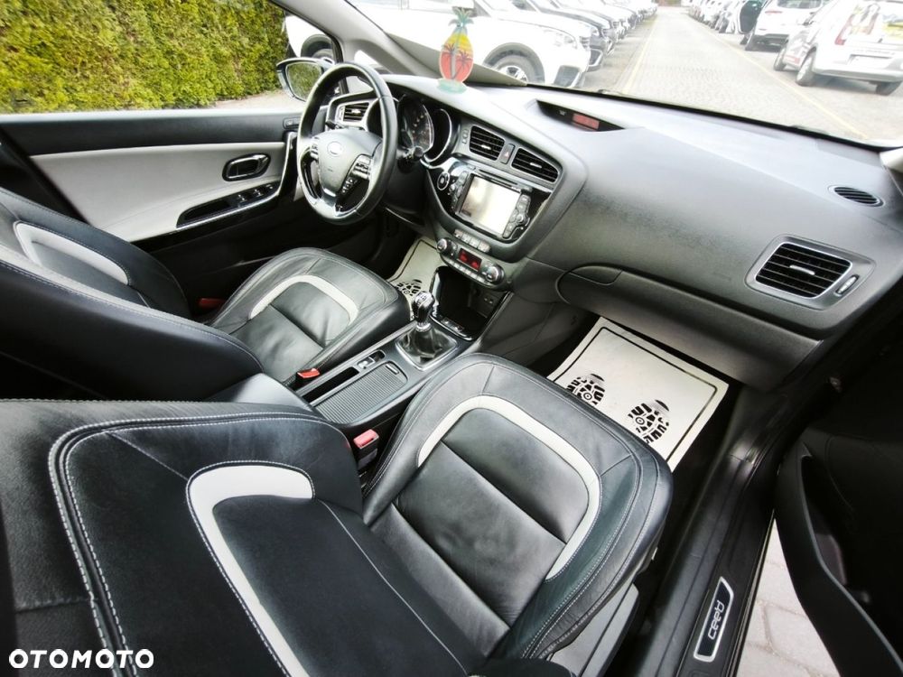 Kia Ceed - 9