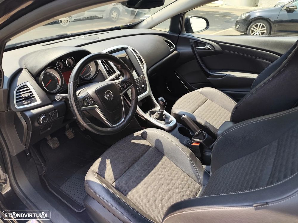 Opel Astra GTC - 8