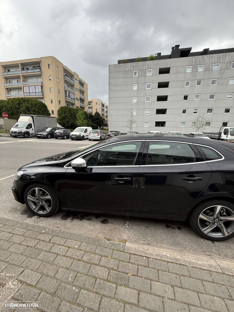 Volvo V40 D2 R Design - 2