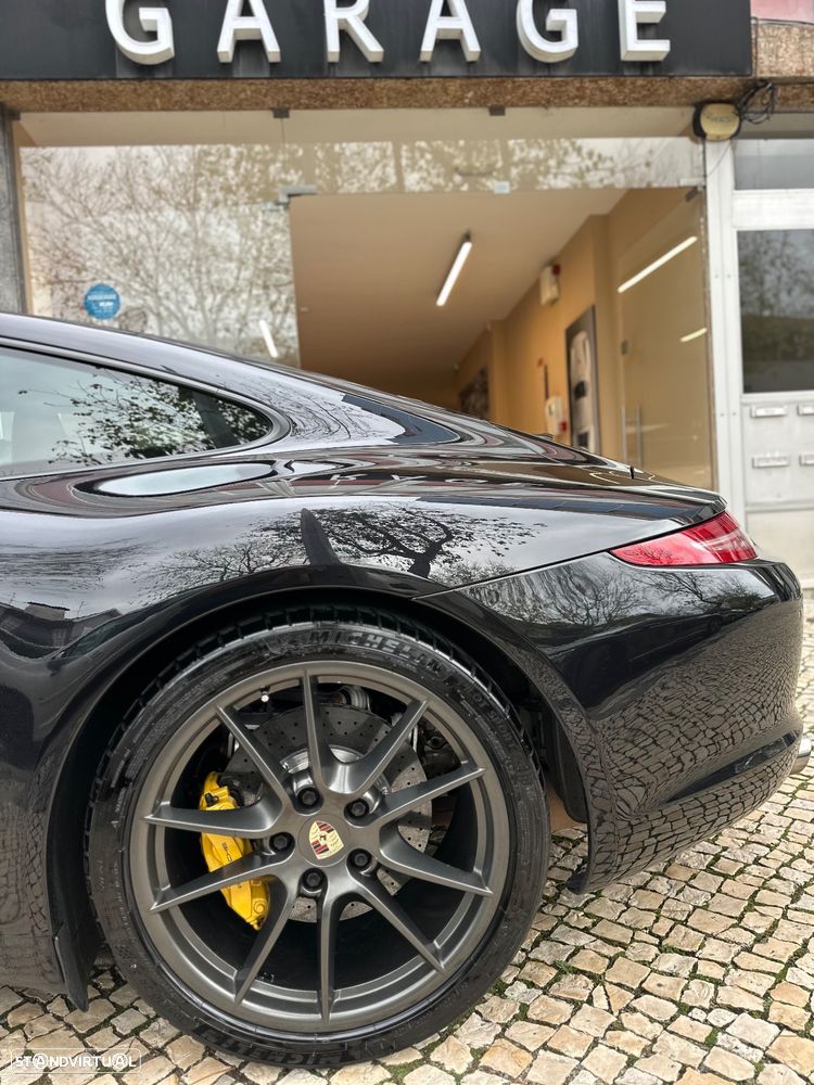 Porsche 911 Série F - 4