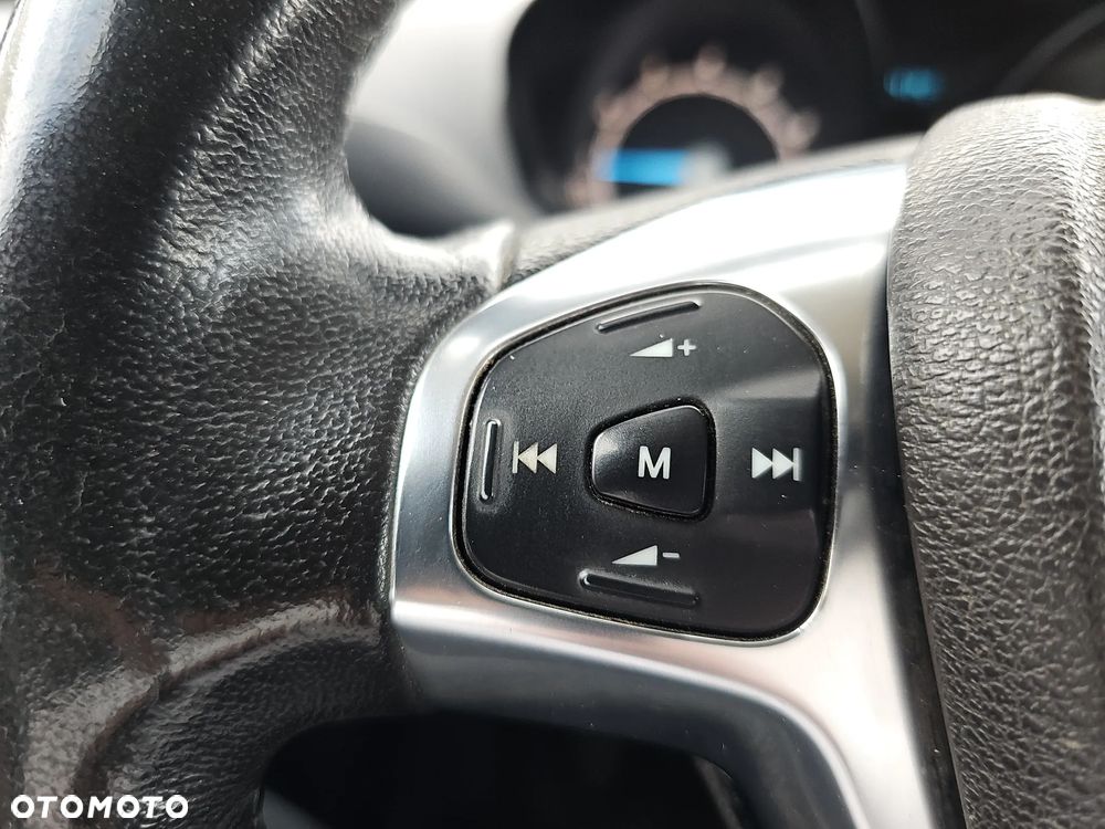 Ford Transit Courier - 17