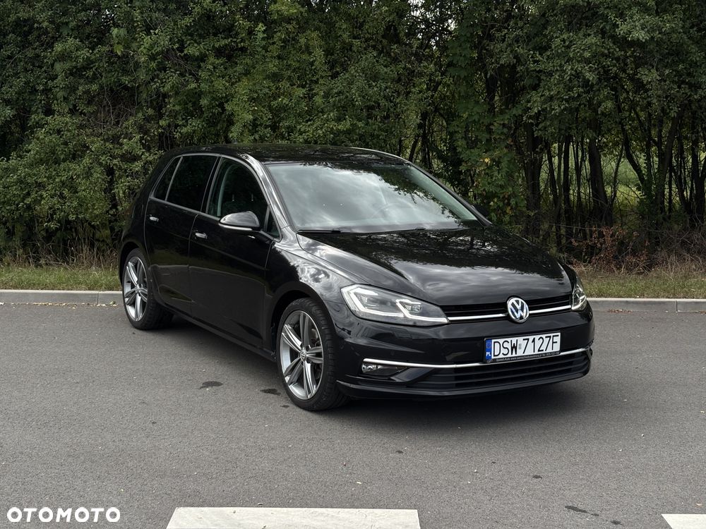 Volkswagen Golf - 1