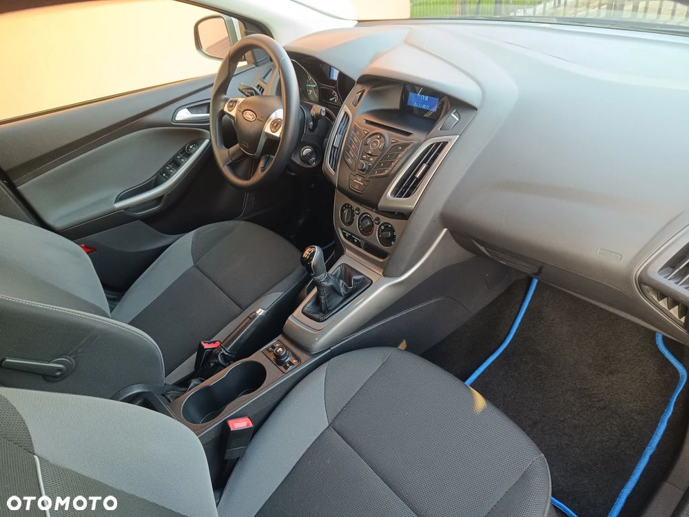 Ford Focus 1.6 TI-VCT Champions Edition - 24