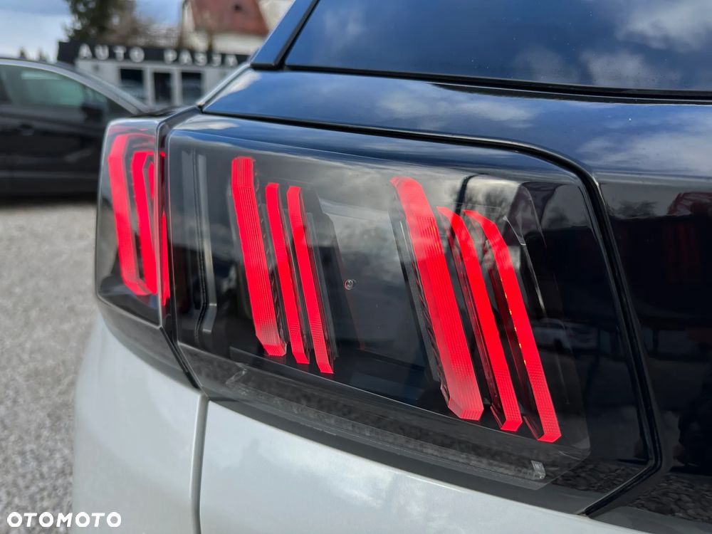 Peugeot 3008 1.5 BlueHDi Allure S&S - 33