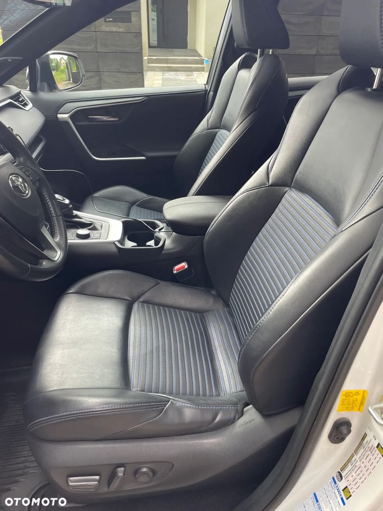 Toyota RAV4 2.5 Hybrid Black Edition by JBL 4x4 - 11